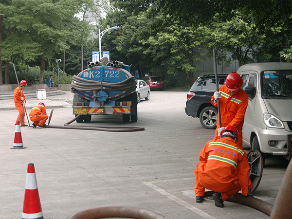 洁强市政管道疏通清淤现场