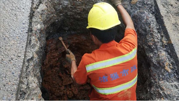 管道疏通清淤在雨天作业时应注意的事项