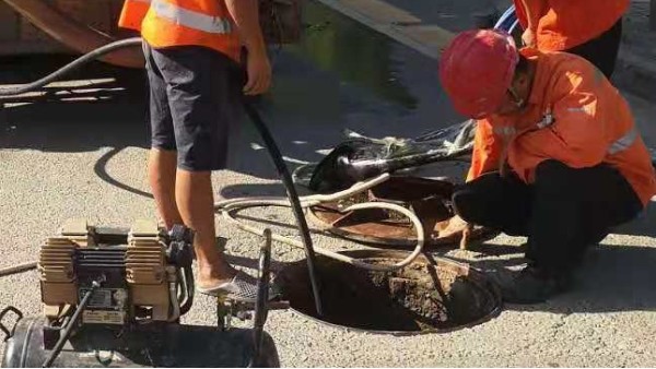 高压清洗机在城市下水管道清淤中的应用